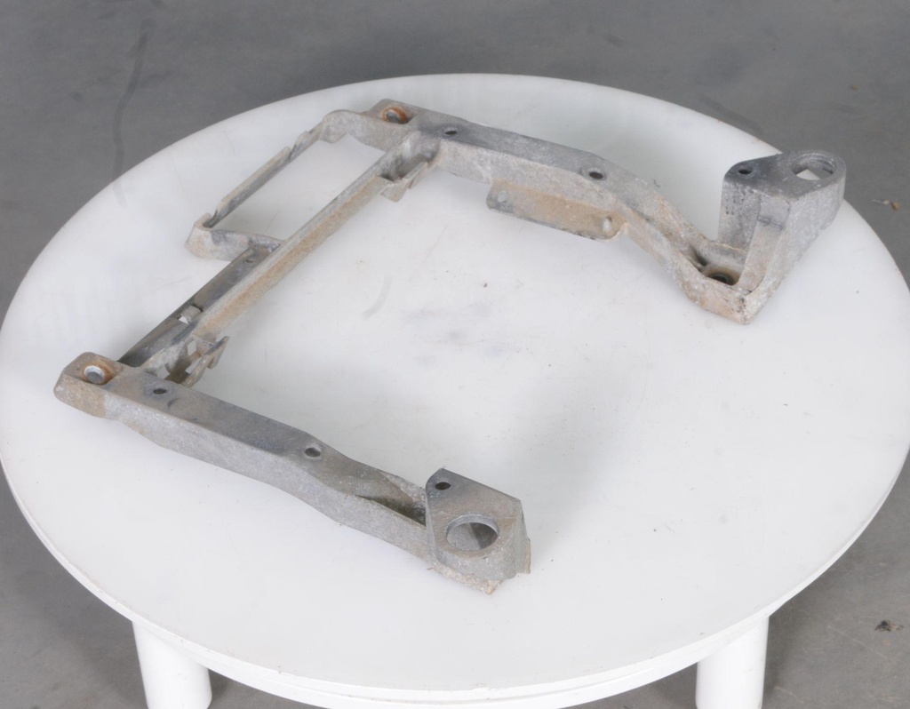 SUPPORT-RACK,CAST