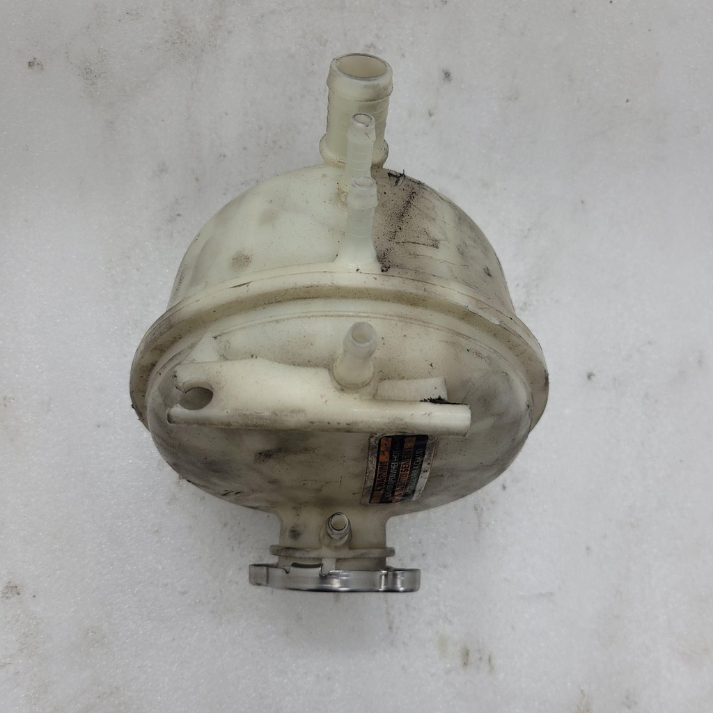 [509001261-001] coolant tank (509001261-001)