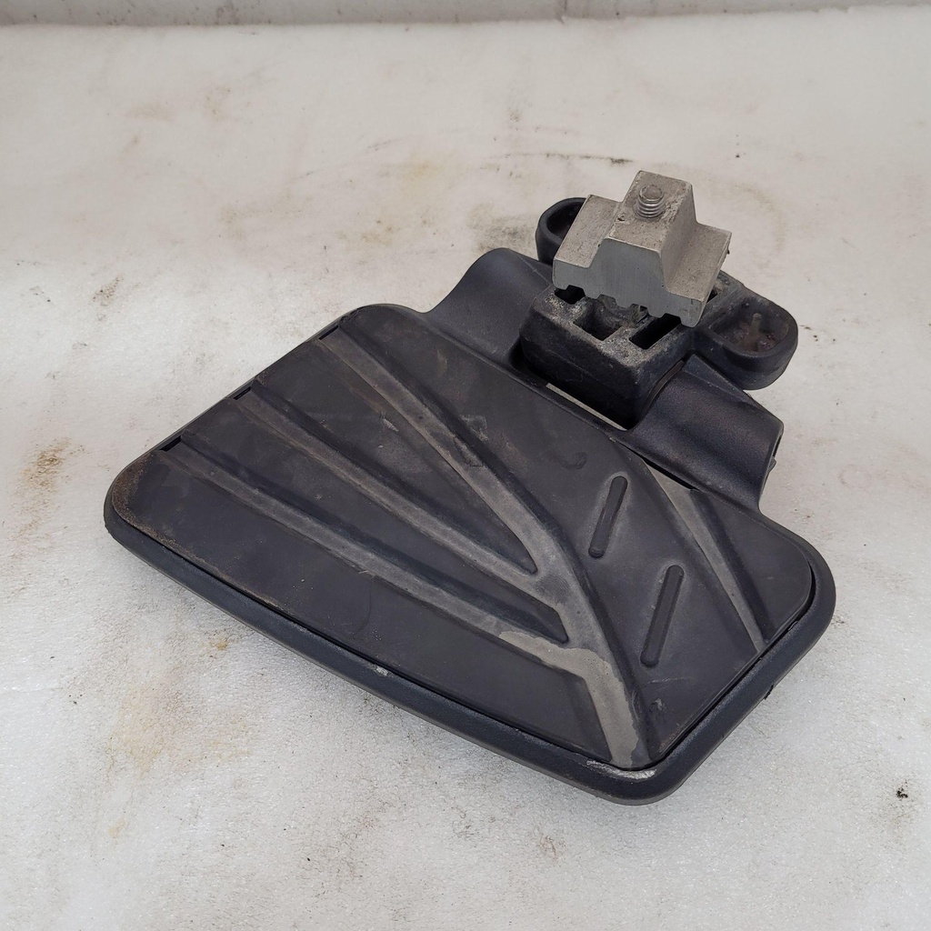 [705006798-001] lh rear footrest ts se5