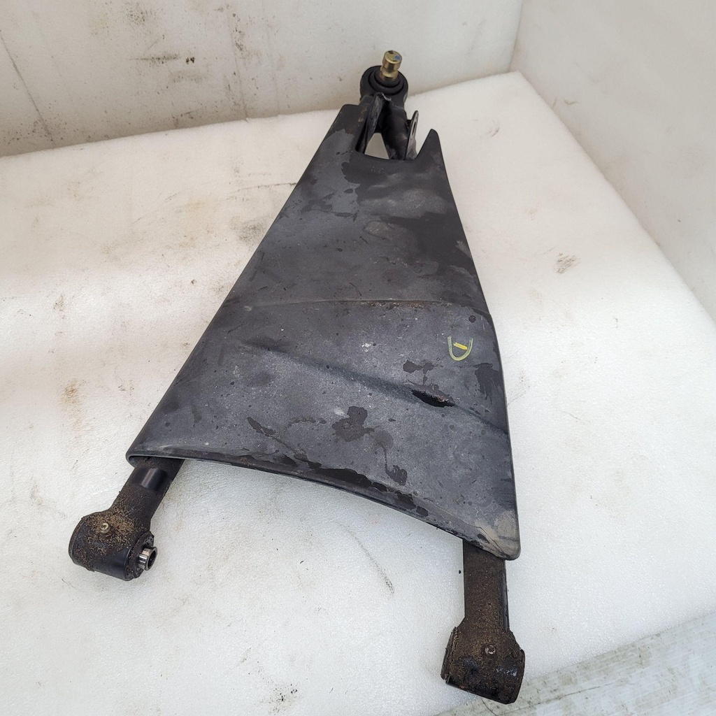 [706201688-001] rh lower arm rs, st model