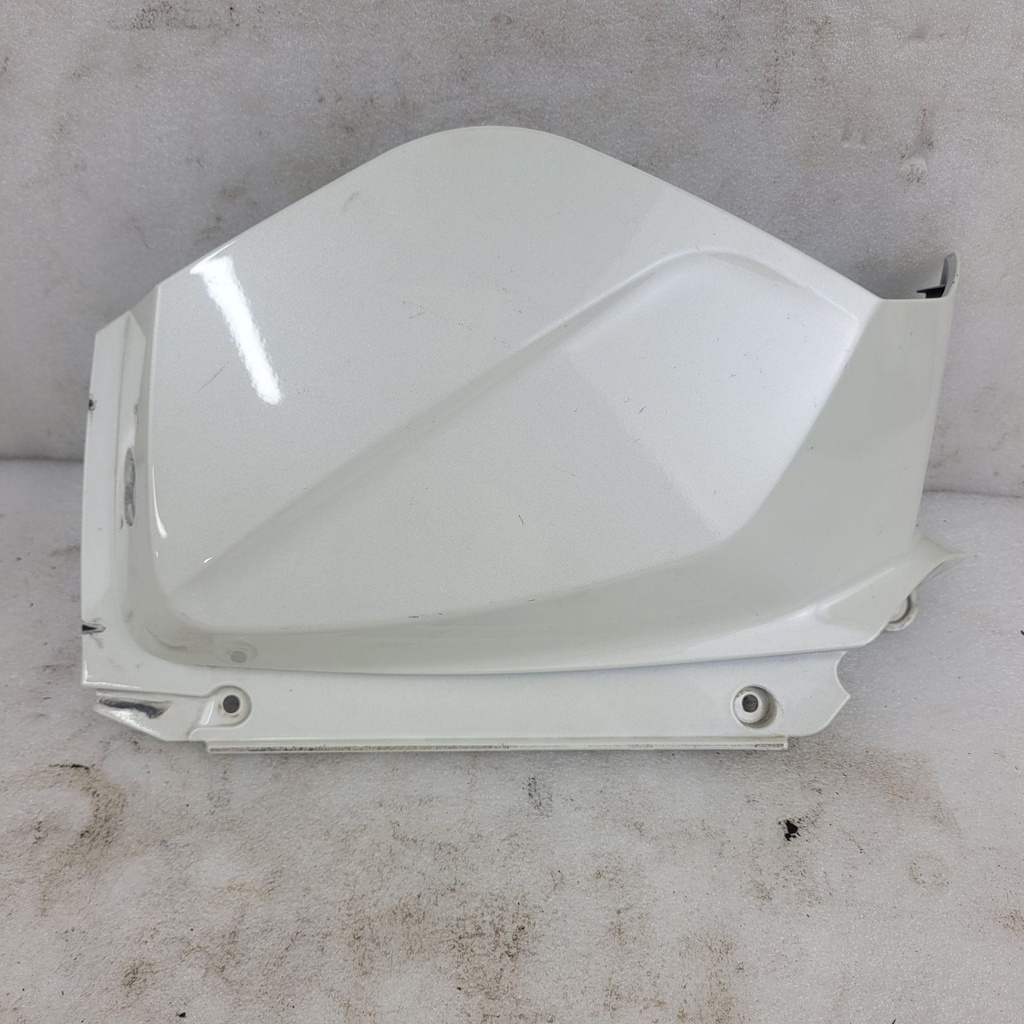 (new ref. 708300709) rh arm cover, white pearl