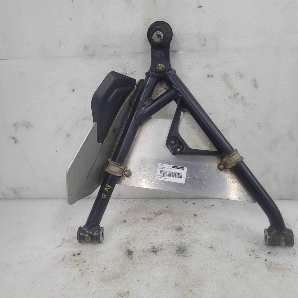 [706204640-001] rh lower suspension arm
