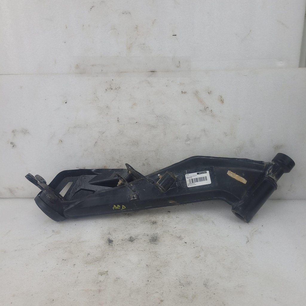 [706004525-001] black, rh rear swing arm