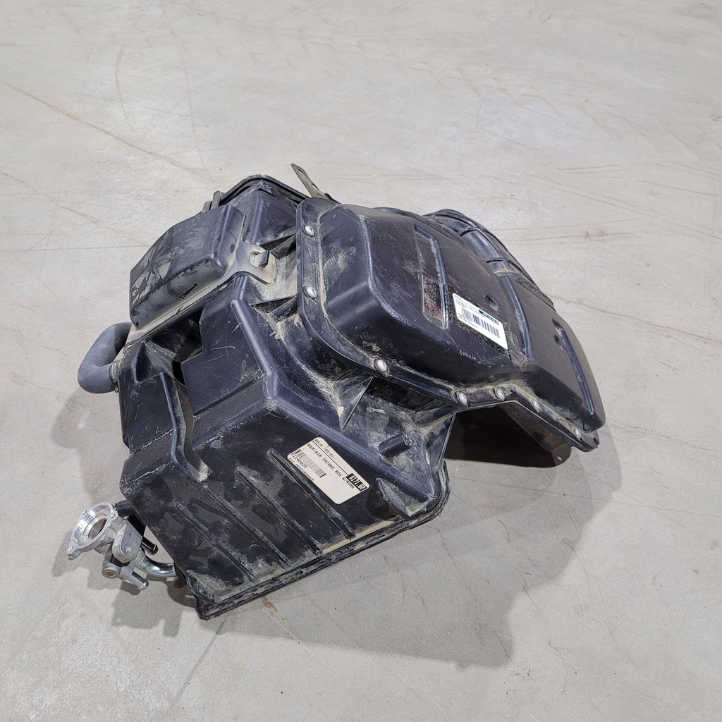 [1240825-001] air intake box with runners ass (1240825-001)