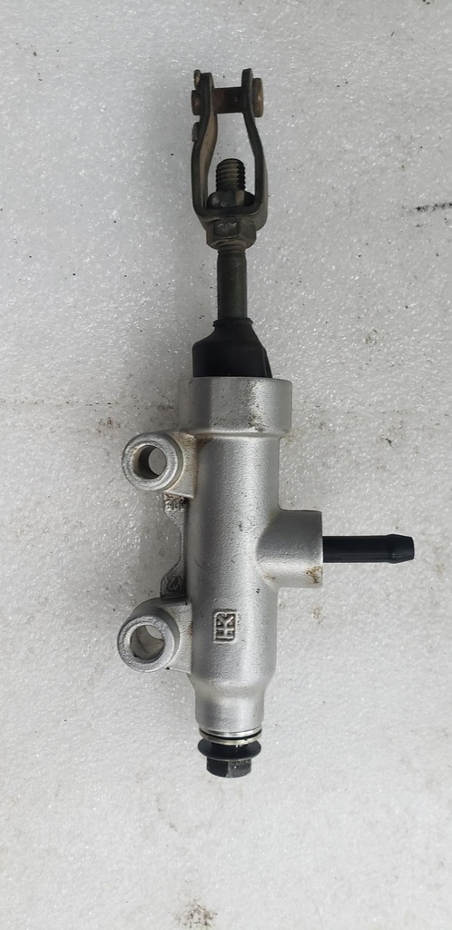 [1911688-001] master cyliner foot break, 1/2 (1911688-001)