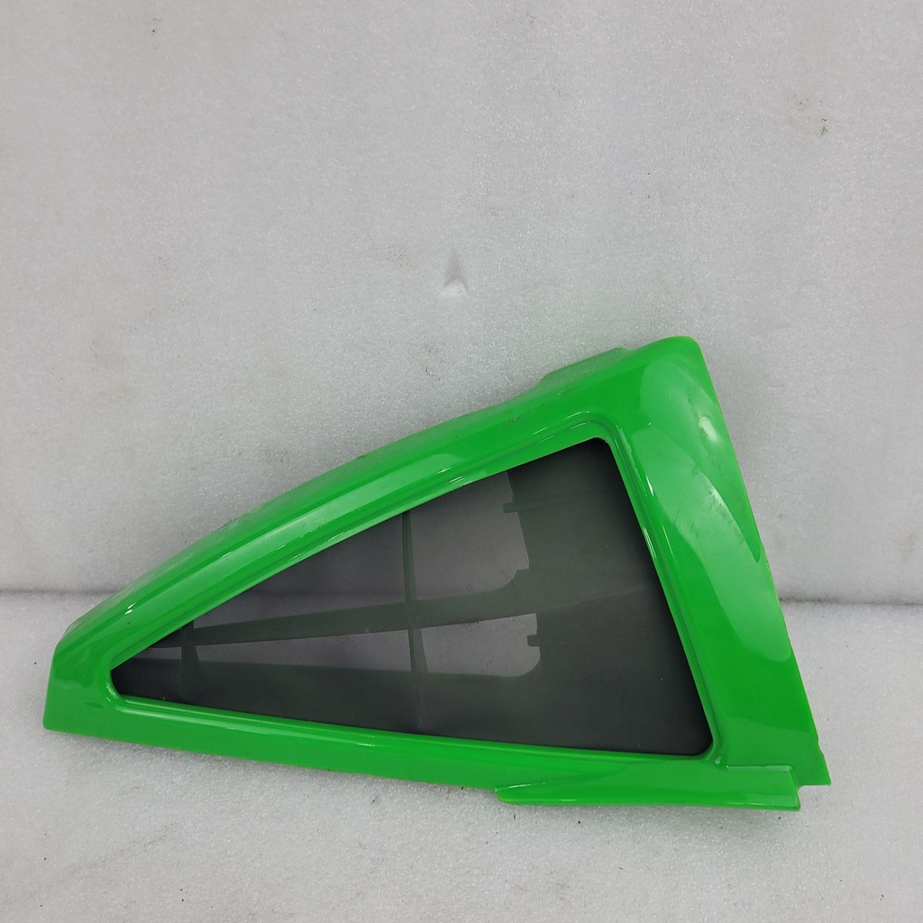 [4706-644-001] bezel, intake - right green (4706-644-001)