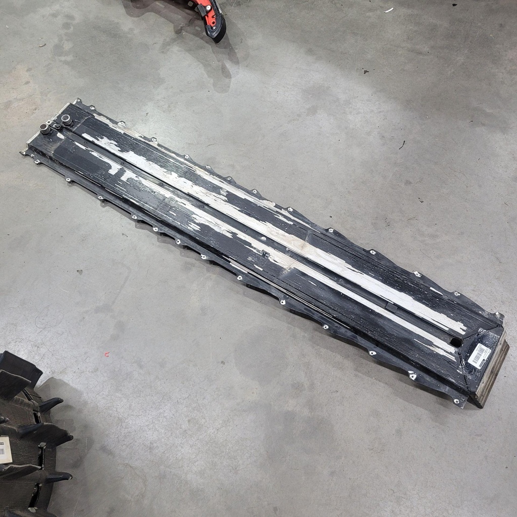[518326641-001] rear radiator ass'y, 137" (518326641-001)