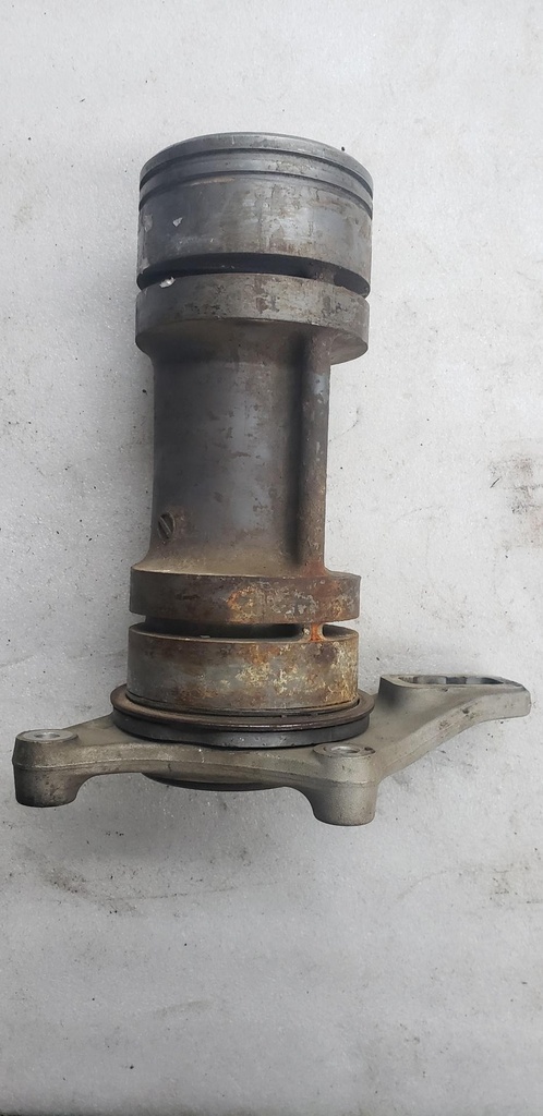 HOUSING, RR AXLE BEARING - 64715-45G00 SUZUKI