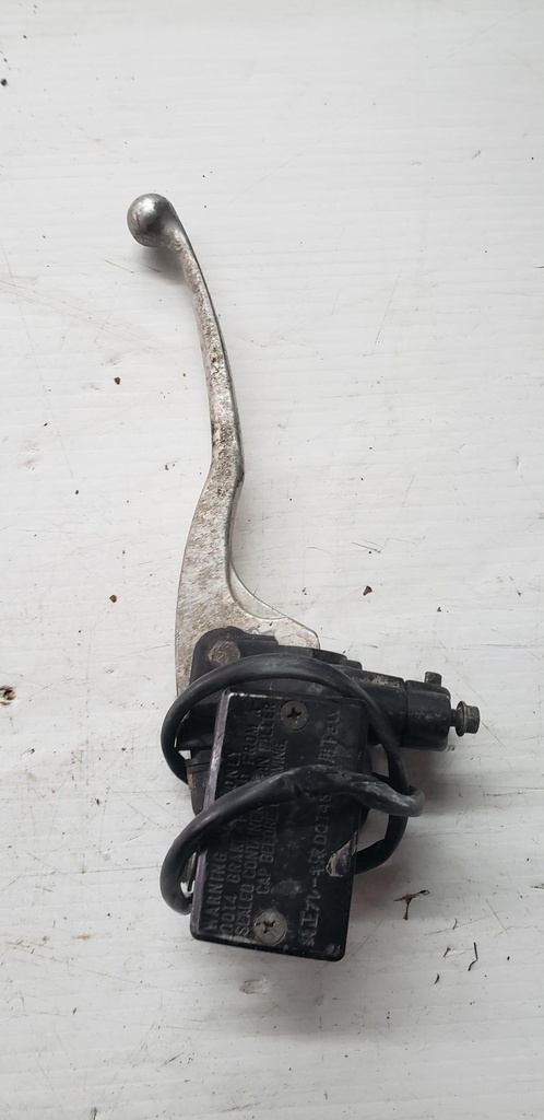 [5KM2583T0100-001] master cylinder assy (5KM2583T0100-001)