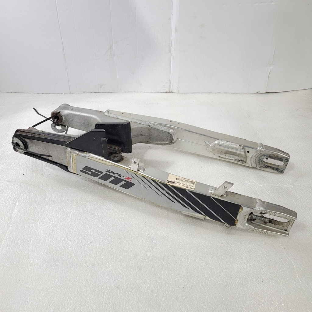 [61000-29F10-001] SUZUKI SWINGING ARM ASSY, REAR - 61000-29F10 (61000-29F10-001)