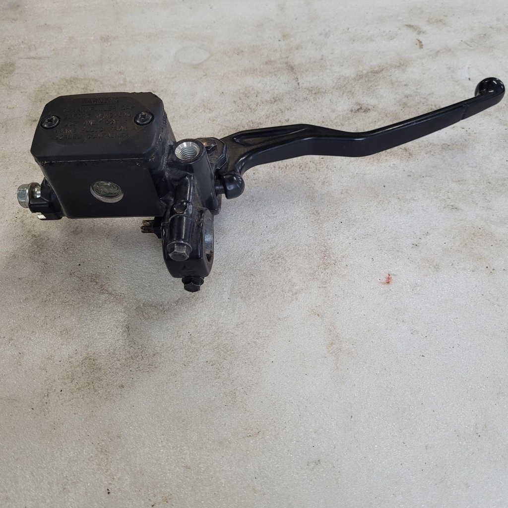 [705601432-001] RH FRONT MASTER CYLINDRE (705601432-001)