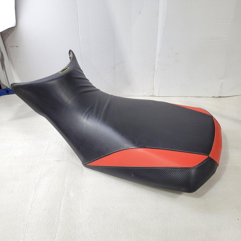 [708002152-001] (new ref. 708002494) seat ass'y package xmr red/white/black
