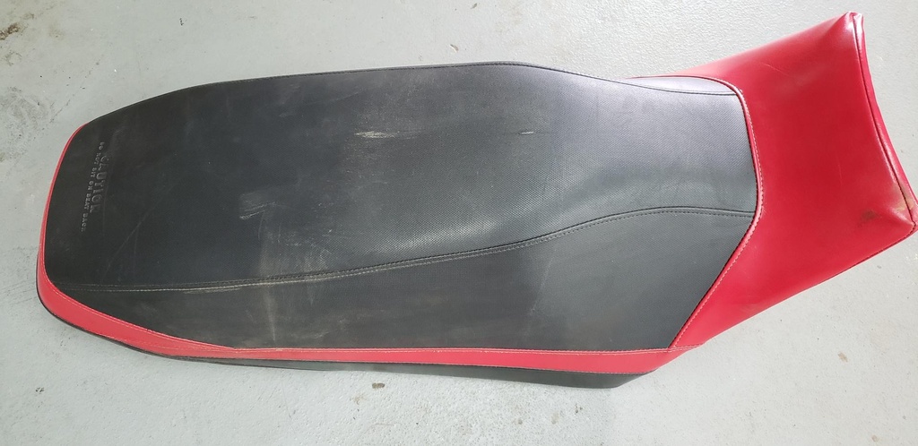 [8KTF47102000-001] Single Seat Assy - 8KT-F4710-20-00 YAMAHA (8KTF47102000-001)