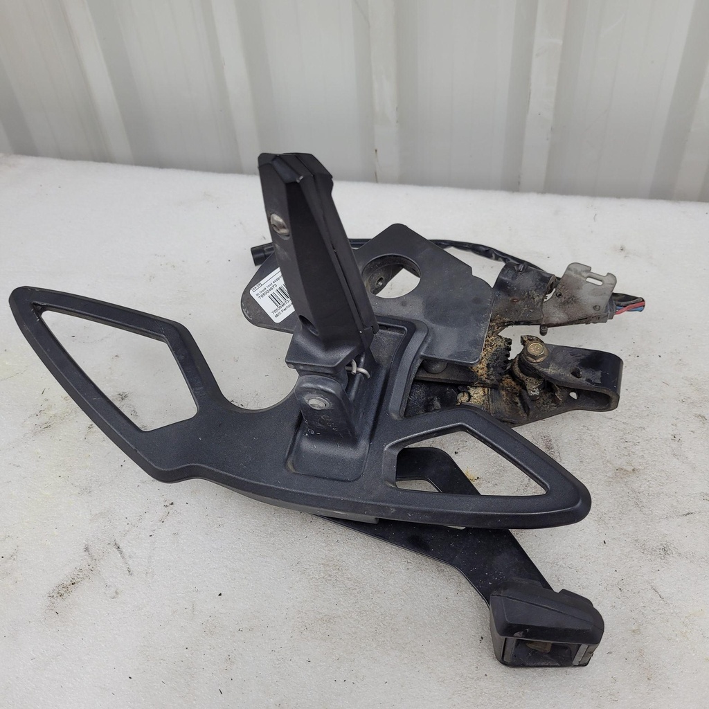 [705004673-001] lh front foot support rs-s