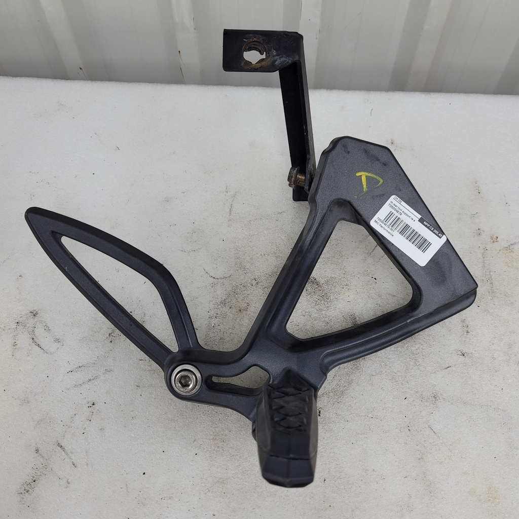 (new ref. 705003533) rh rear foot support rs-s
