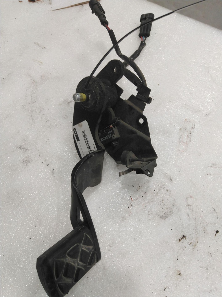 [705600838-001] brake pedal (705600838-001)