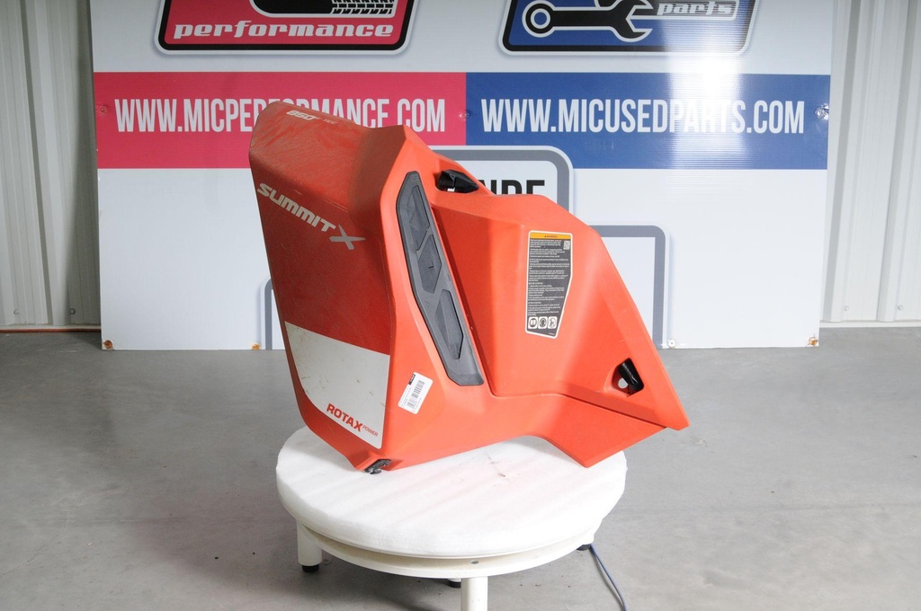 red, lh panel can-am red