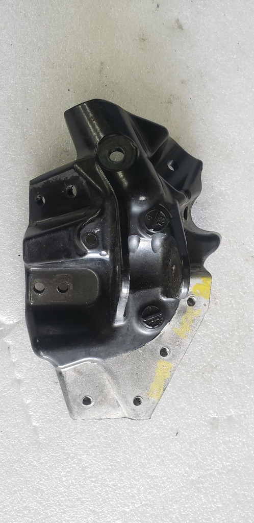 bracket, shock mount - upper right - black